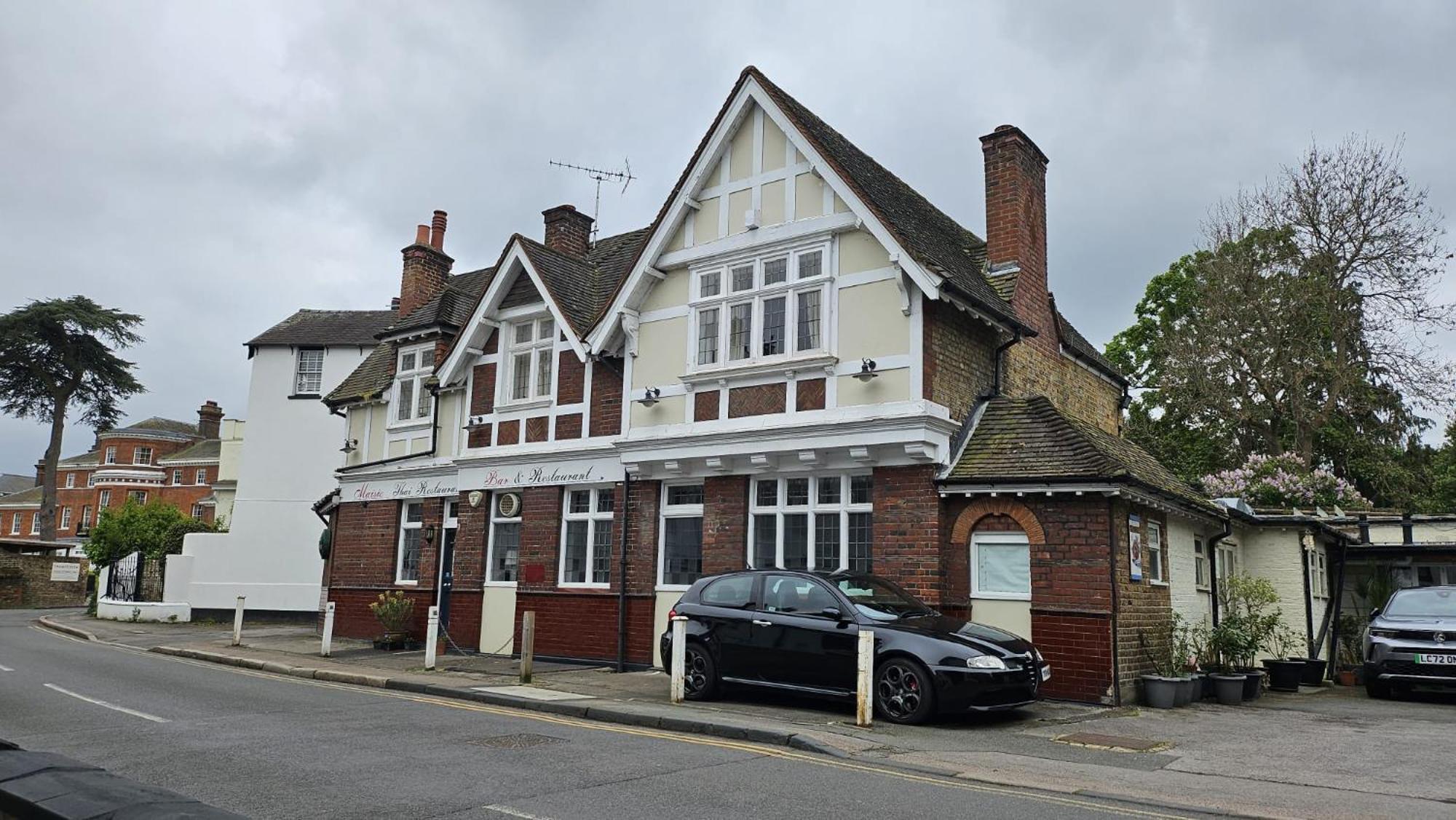 Appartamento Place To In Thames Ditton *
